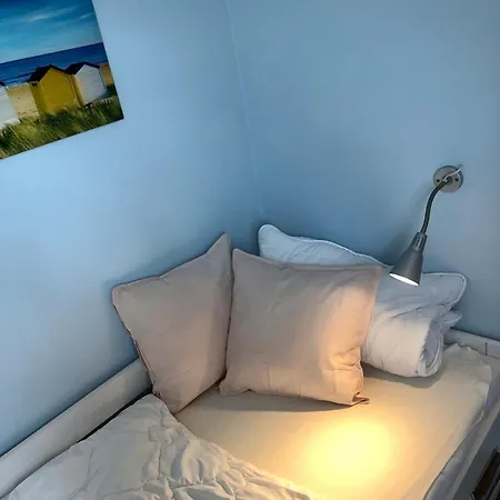 - Haus F, App 0f1405 *